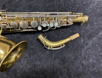 Photo Original Lacquer Martin Indiana Alto Sax at a Great Price - Serial # 85098